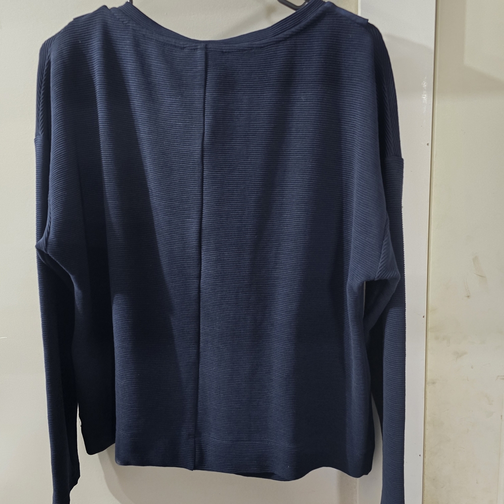 *NWT* Thomas Rabe, Navy Blue Ribbed Shirt with Ruffle Detail - Picture 5 of 7